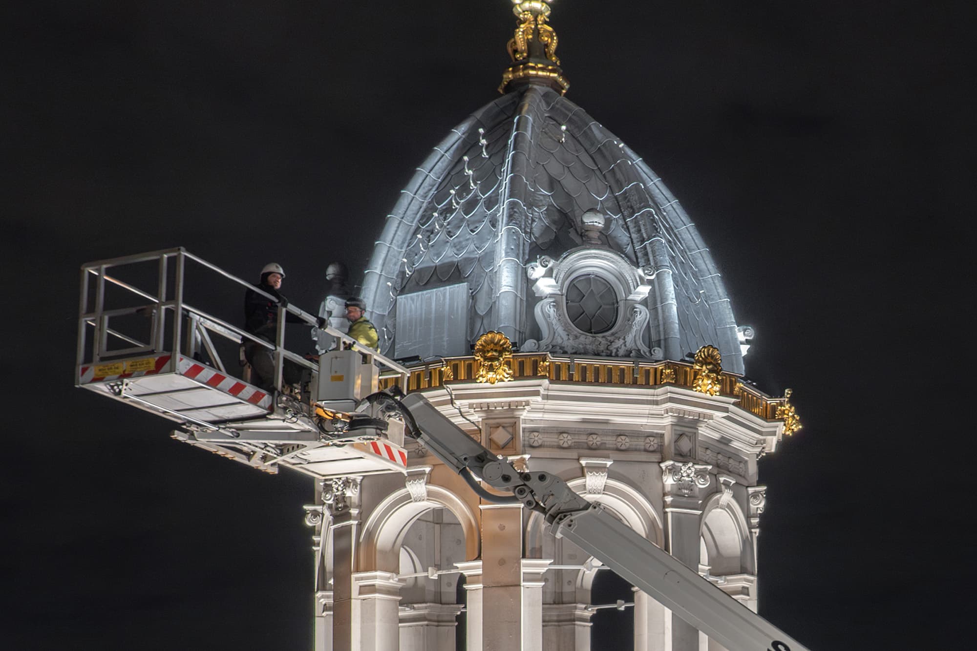 Independent architectural lighting design